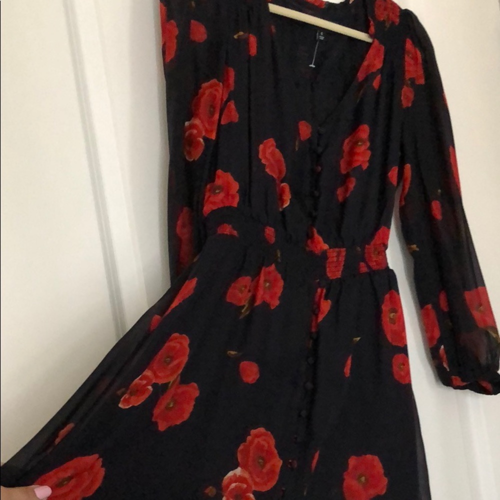 Intermix Kayla dress, size 6, super flirty short dress. - Picture 13 of 13